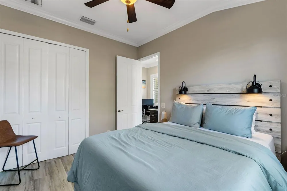 289 SAPPHIRE LAKE DRIVE #202 Bradenton, FL 34209