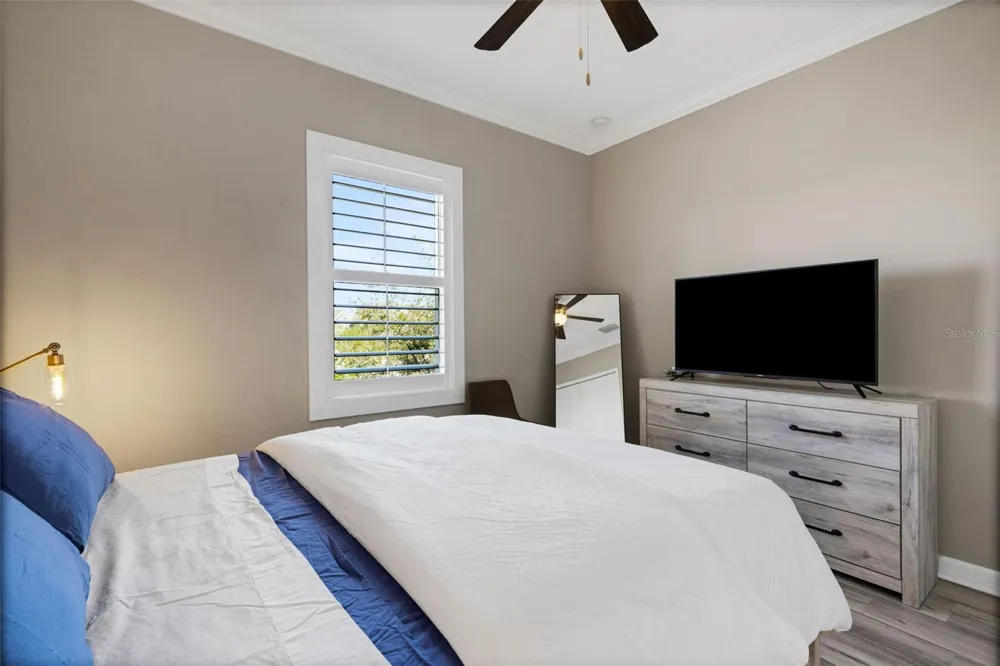 289 SAPPHIRE LAKE DRIVE #202 Bradenton, FL 34209