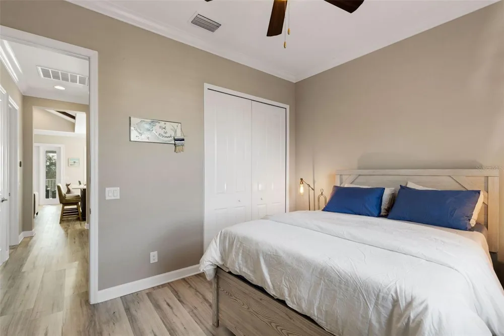 289 SAPPHIRE LAKE DRIVE #202 Bradenton, FL 34209