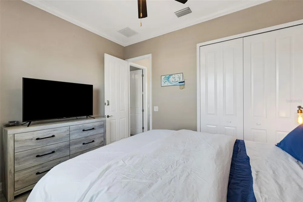 289 SAPPHIRE LAKE DRIVE #202 Bradenton, FL 34209