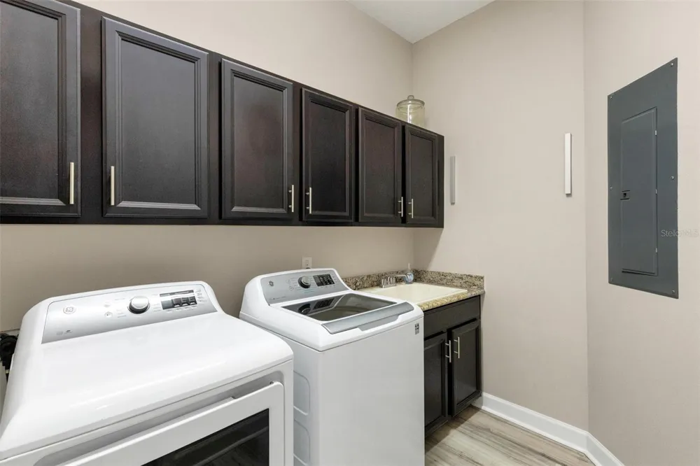 289 SAPPHIRE LAKE DRIVE #202 Bradenton, FL 34209