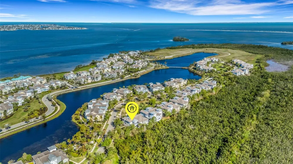 289 SAPPHIRE LAKE DRIVE #202 Bradenton, FL 34209