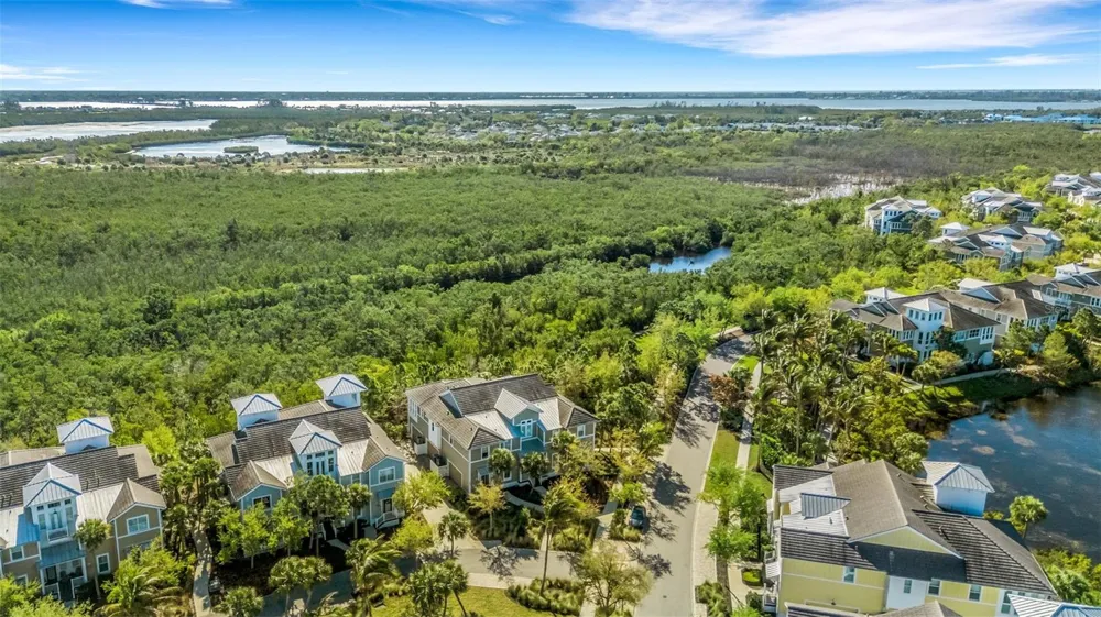 289 SAPPHIRE LAKE DRIVE #202 Bradenton, FL 34209