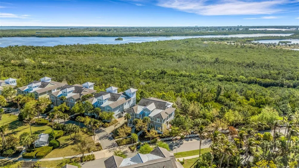 289 SAPPHIRE LAKE DRIVE #202 Bradenton, FL 34209