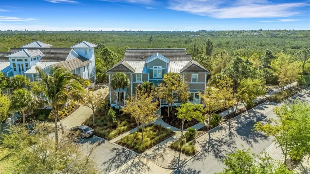 289 SAPPHIRE LAKE DRIVE #202 Bradenton, FL 34209