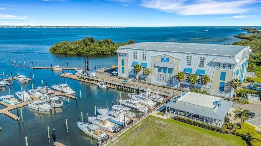 289 SAPPHIRE LAKE DRIVE #202 Bradenton, FL 34209