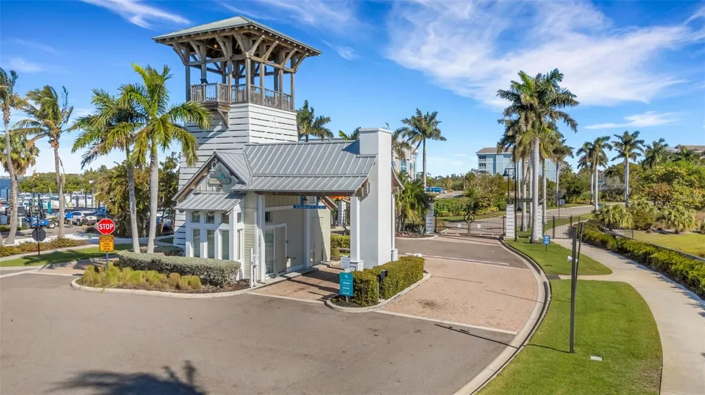 289 SAPPHIRE LAKE DRIVE #202 Bradenton, FL 34209