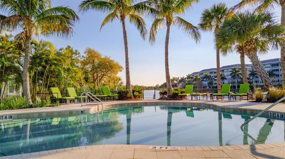 289 SAPPHIRE LAKE DRIVE #202 Bradenton, FL 34209