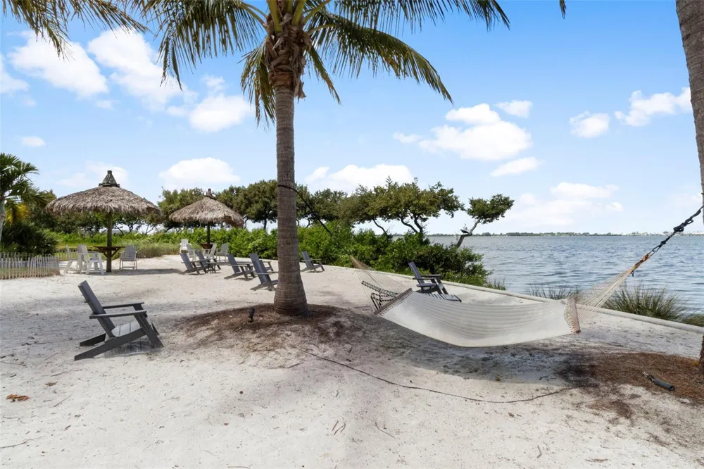 289 SAPPHIRE LAKE DRIVE #202 Bradenton, FL 34209