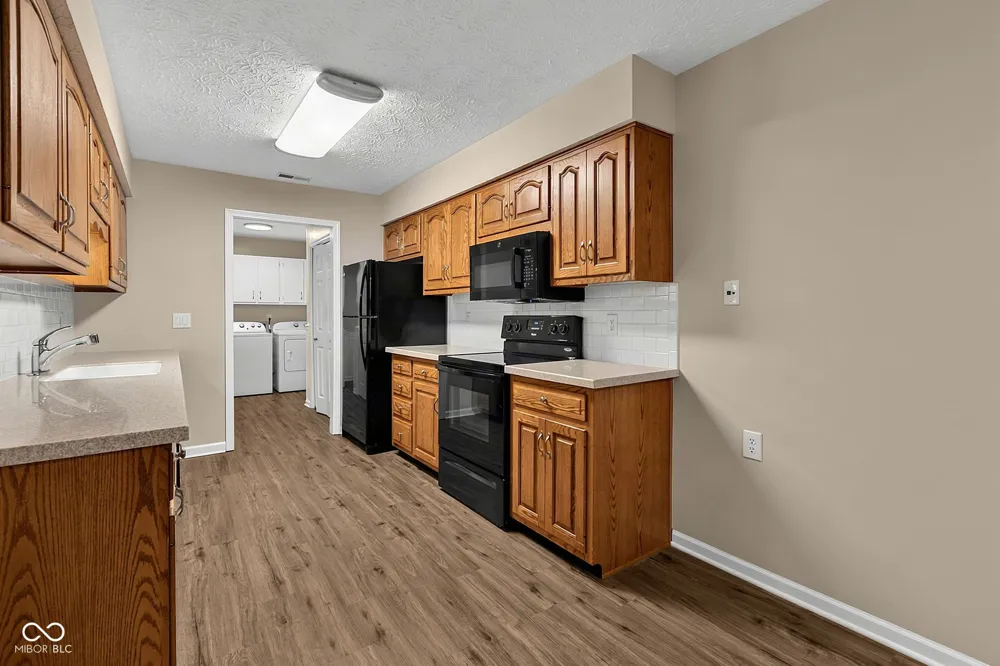 2541 Willow Way Indianapolis, IN 46268