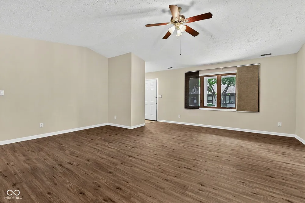 2541 Willow Way Indianapolis, IN 46268