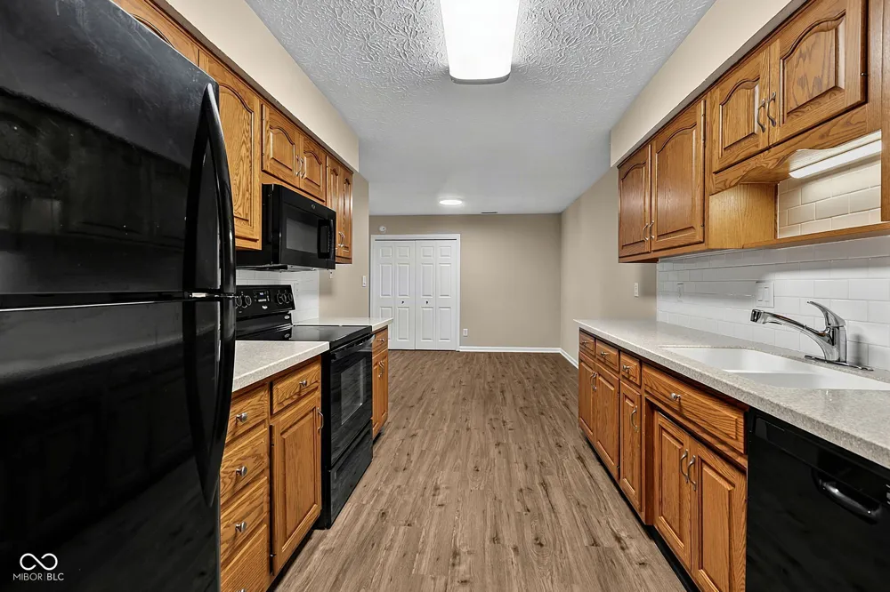 2541 Willow Way Indianapolis, IN 46268