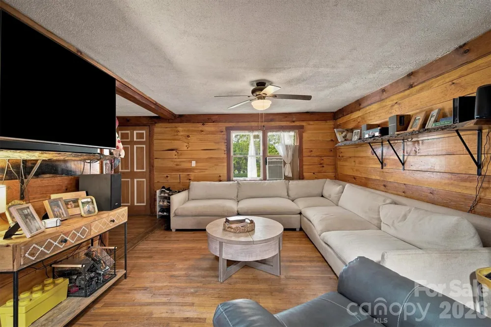 1315 Cedar Valley Church Road Lenoir, NC 28645