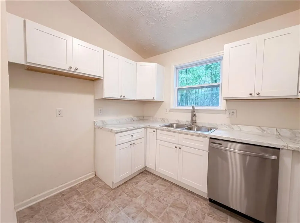 670 Marsh Court Jonesboro, GA 30238
