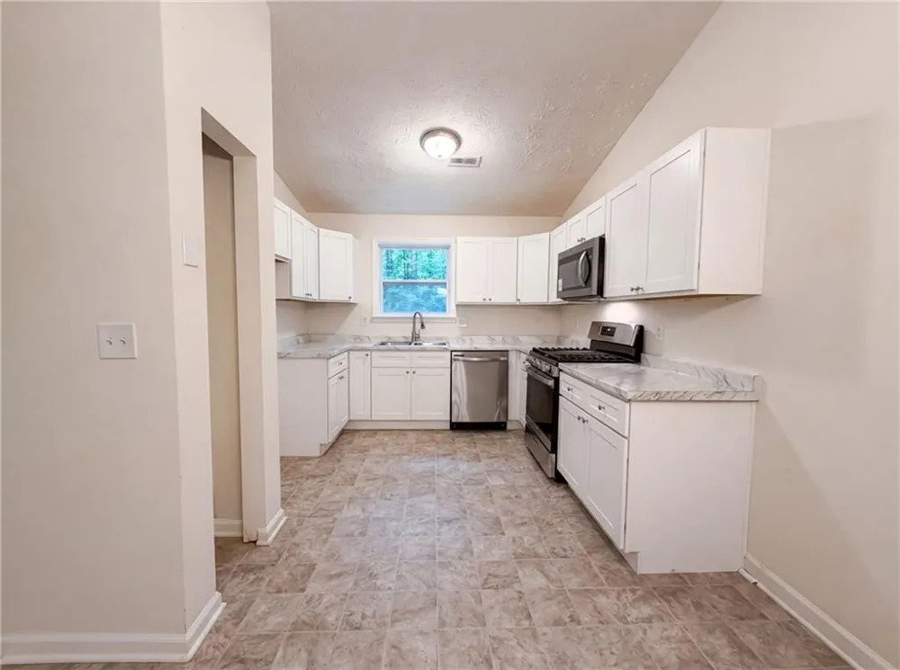 670 Marsh Court Jonesboro, GA 30238