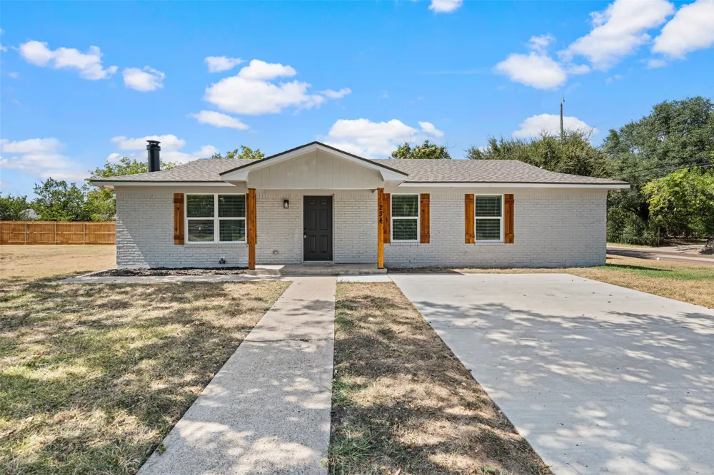 234 Ave E Lacy Lakeview, TX 76705