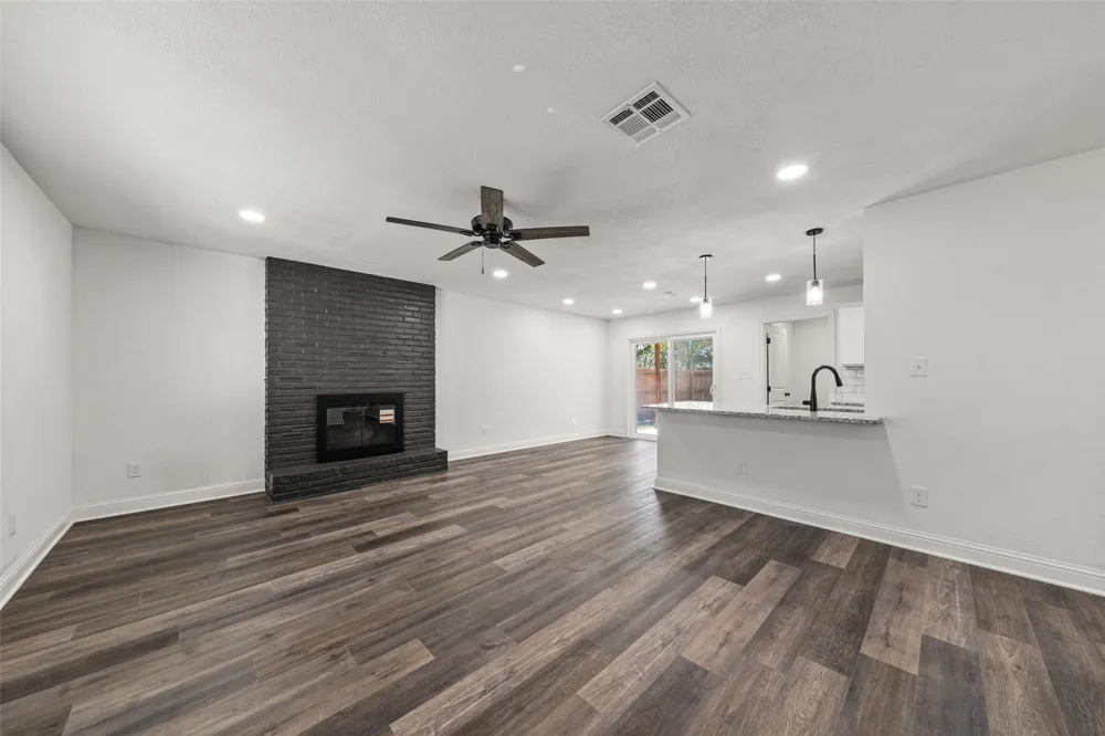 234 Ave E Lacy Lakeview, TX 76705