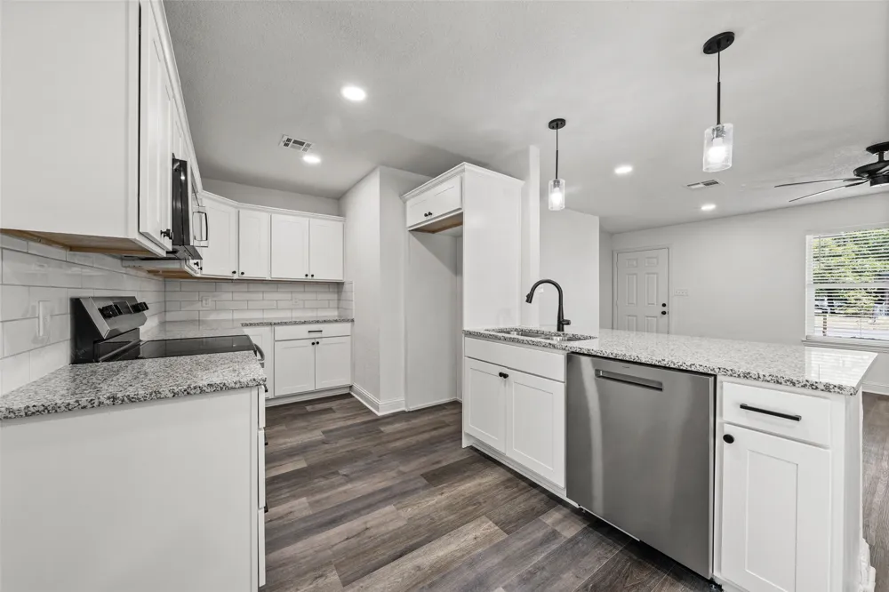 234 Ave E Lacy Lakeview, TX 76705