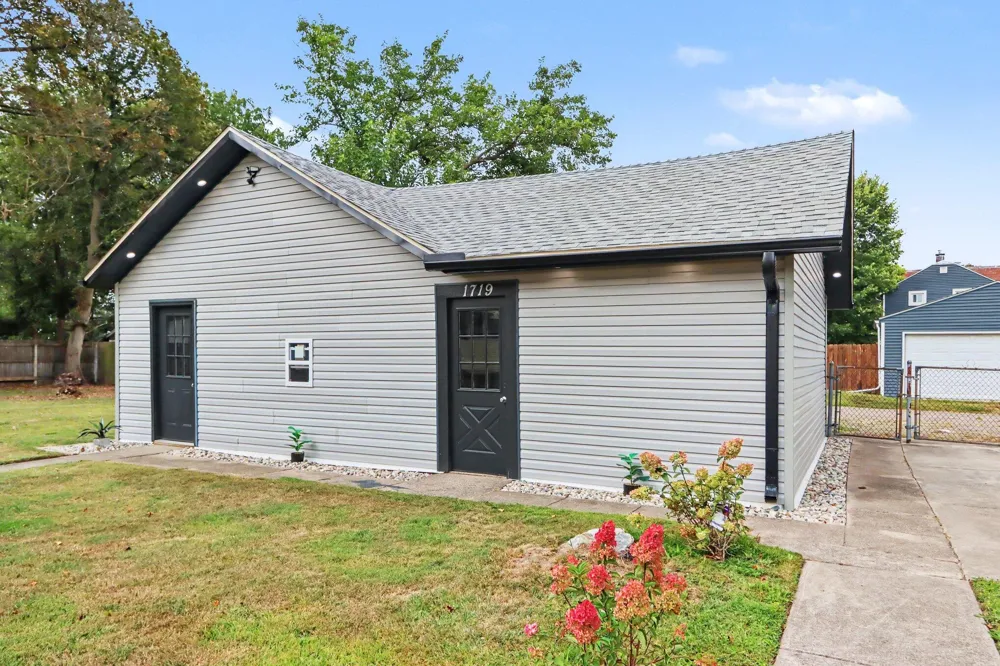 1719 Palmer Avenue Kalamazoo, MI 49001