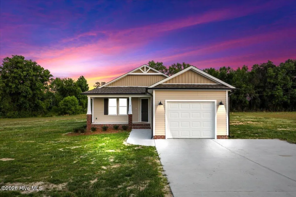 52 Grace Pond Avenue Benson, NC 27504