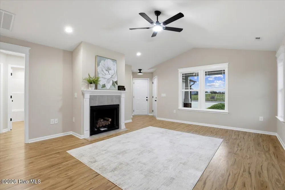 52 Grace Pond Avenue Benson, NC 27504