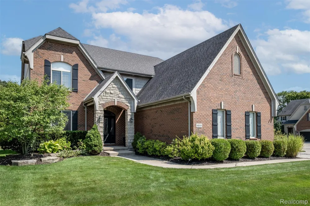 48850 Austrian Pine Drive Macomb Township, MI 48044