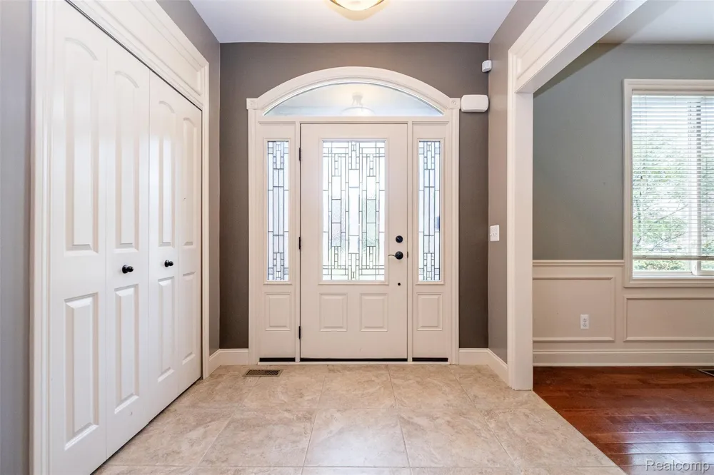 48850 Austrian Pine Drive Macomb Township, MI 48044