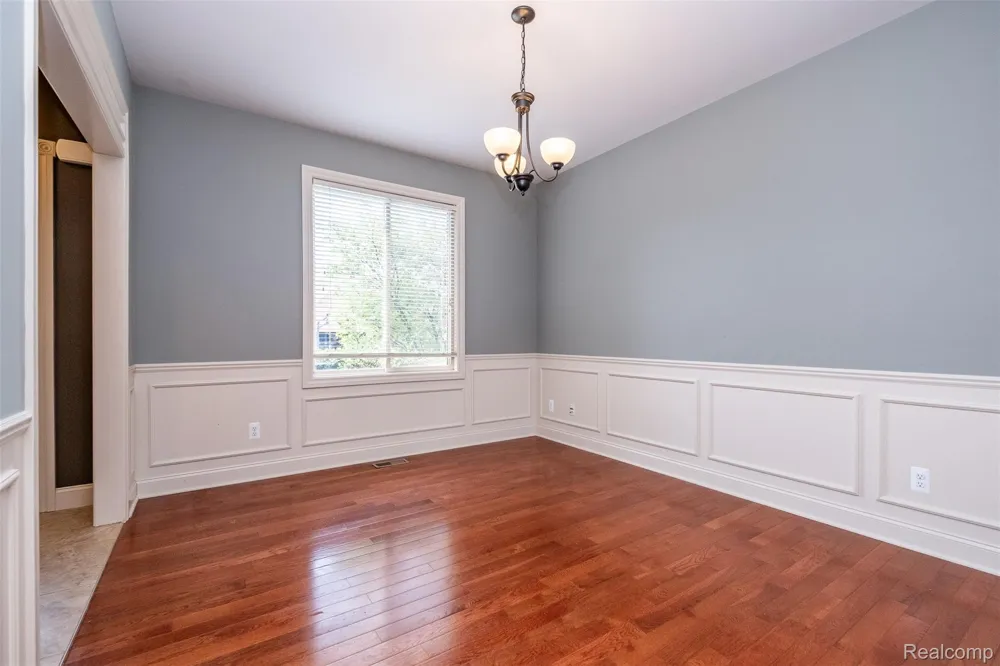 48850 Austrian Pine Drive Macomb Township, MI 48044