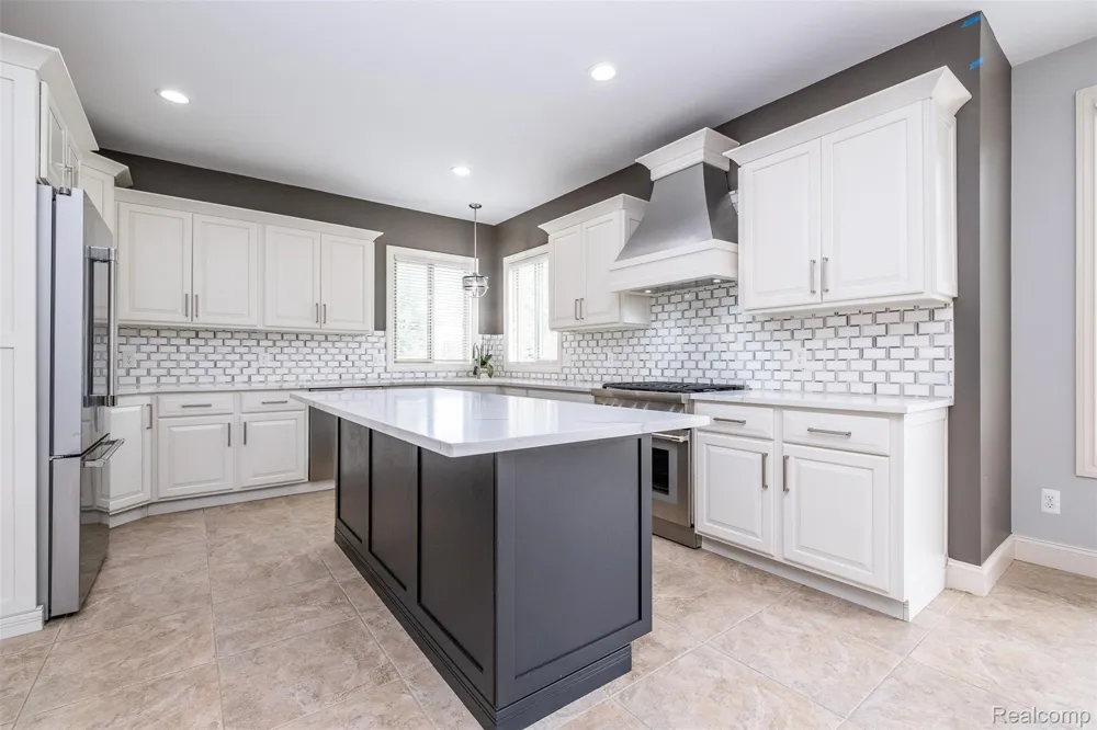 48850 Austrian Pine Drive Macomb Township, MI 48044