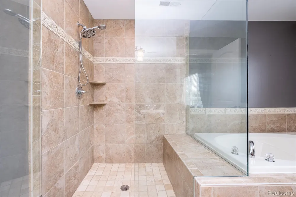 48850 Austrian Pine Drive Macomb Township, MI 48044