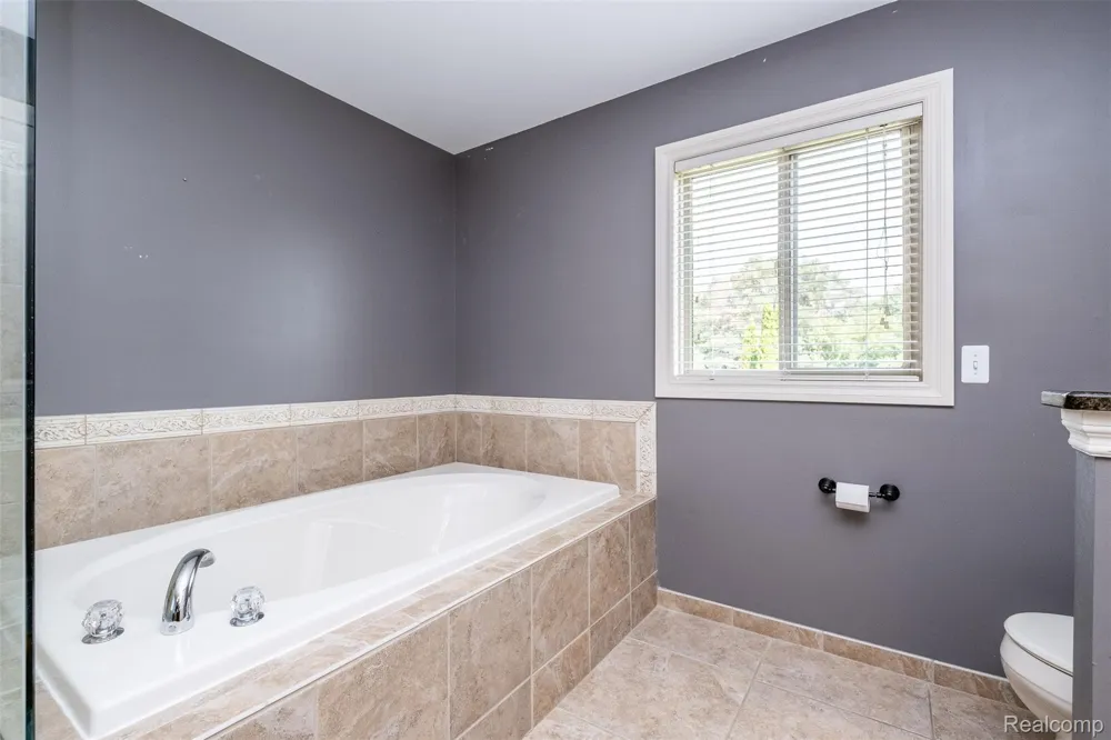 48850 Austrian Pine Drive Macomb Township, MI 48044