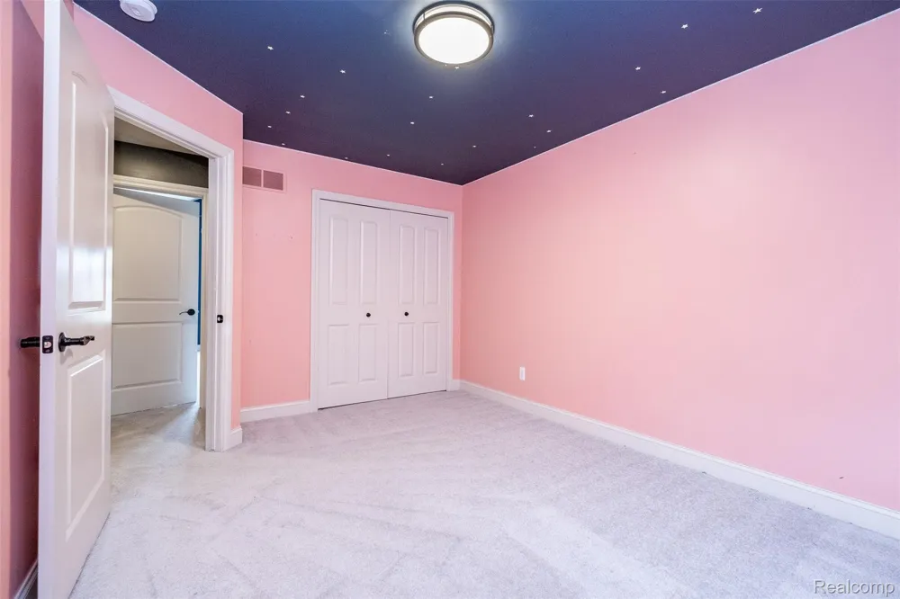 48850 Austrian Pine Drive Macomb Township, MI 48044