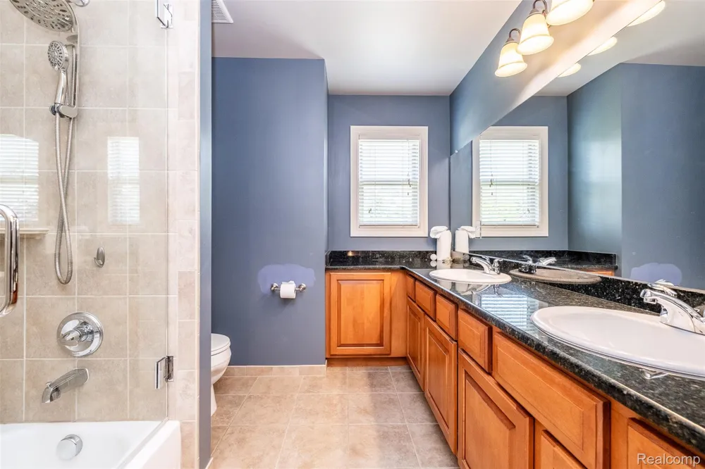 48850 Austrian Pine Drive Macomb Township, MI 48044