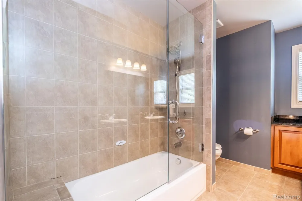48850 Austrian Pine Drive Macomb Township, MI 48044