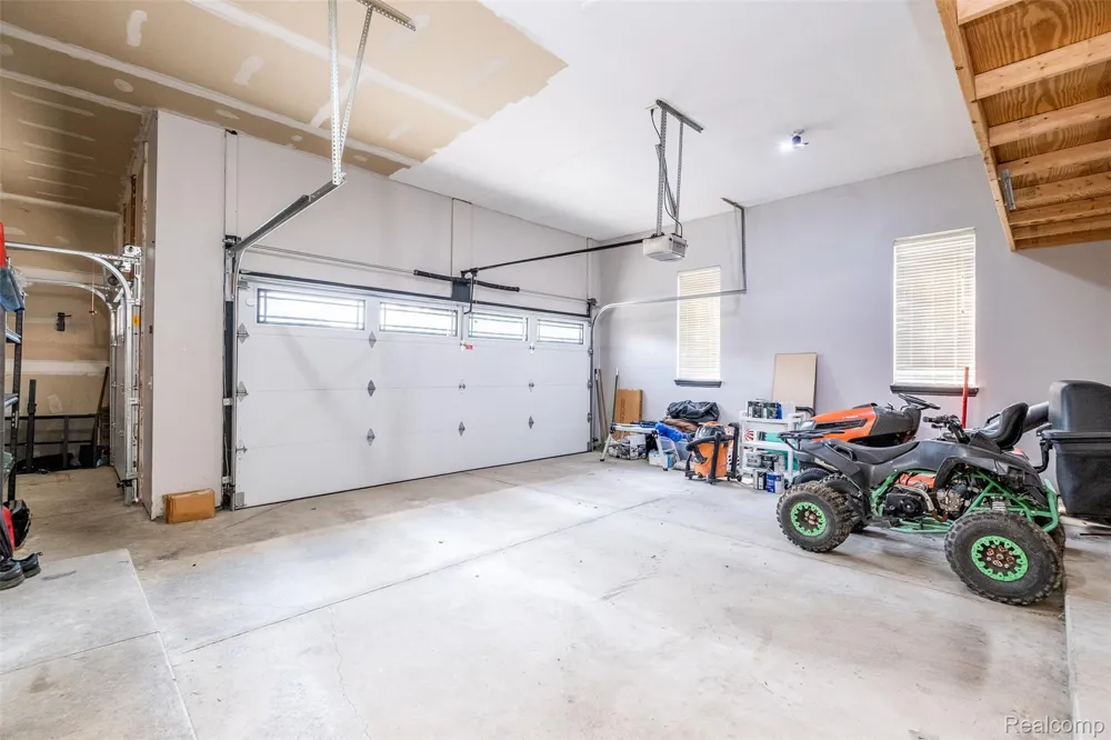 48850 Austrian Pine Drive Macomb Township, MI 48044