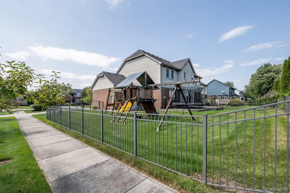 48850 Austrian Pine Drive Macomb Township, MI 48044