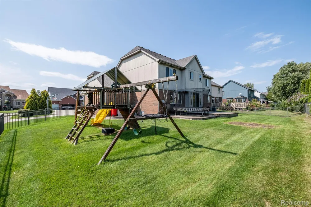 48850 Austrian Pine Drive Macomb Township, MI 48044