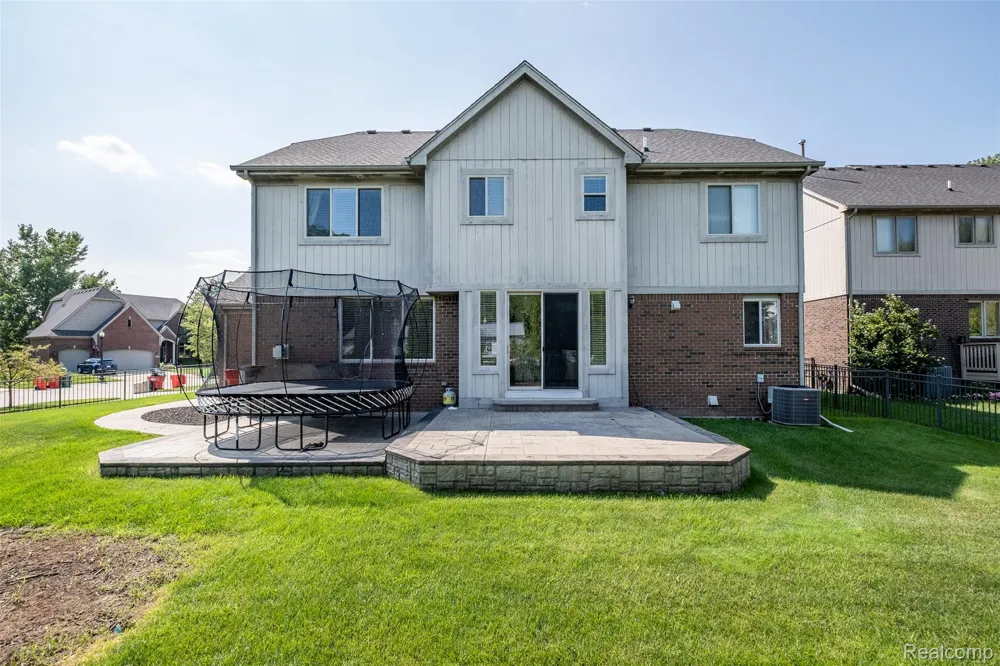 48850 Austrian Pine Drive Macomb Township, MI 48044