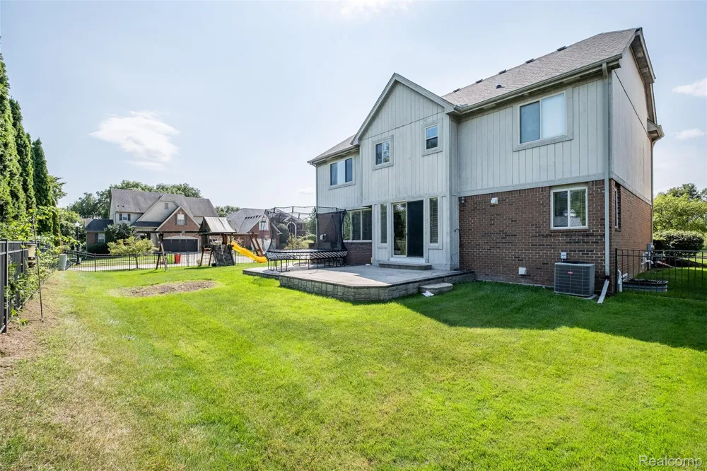 48850 Austrian Pine Drive Macomb Township, MI 48044