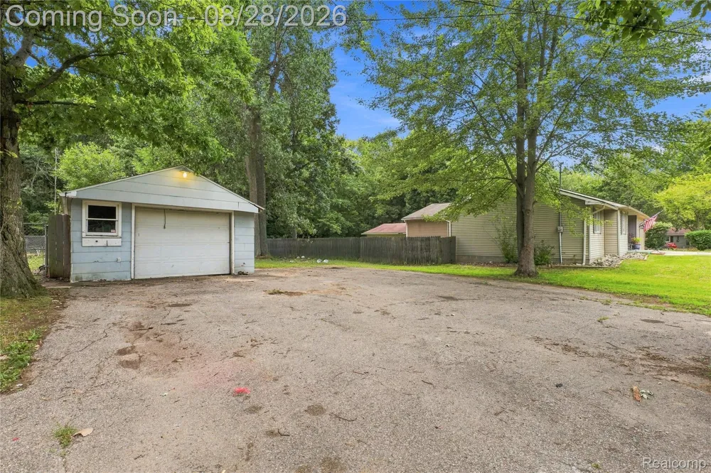 1188 Harding Drive Grand Blanc Charter Township, MI 48507