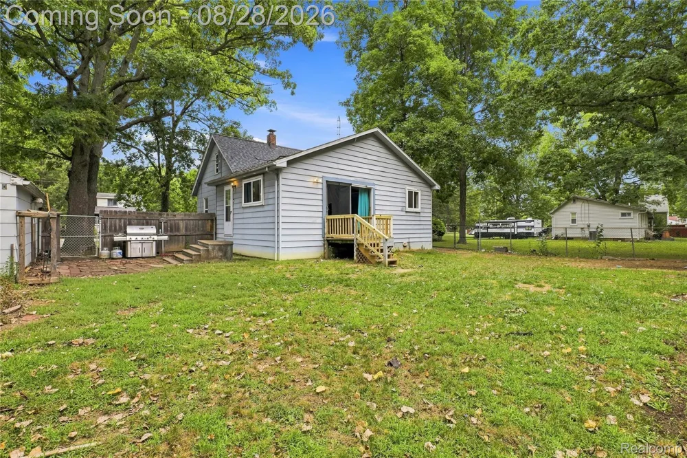 1188 Harding Drive Grand Blanc Charter Township, MI 48507