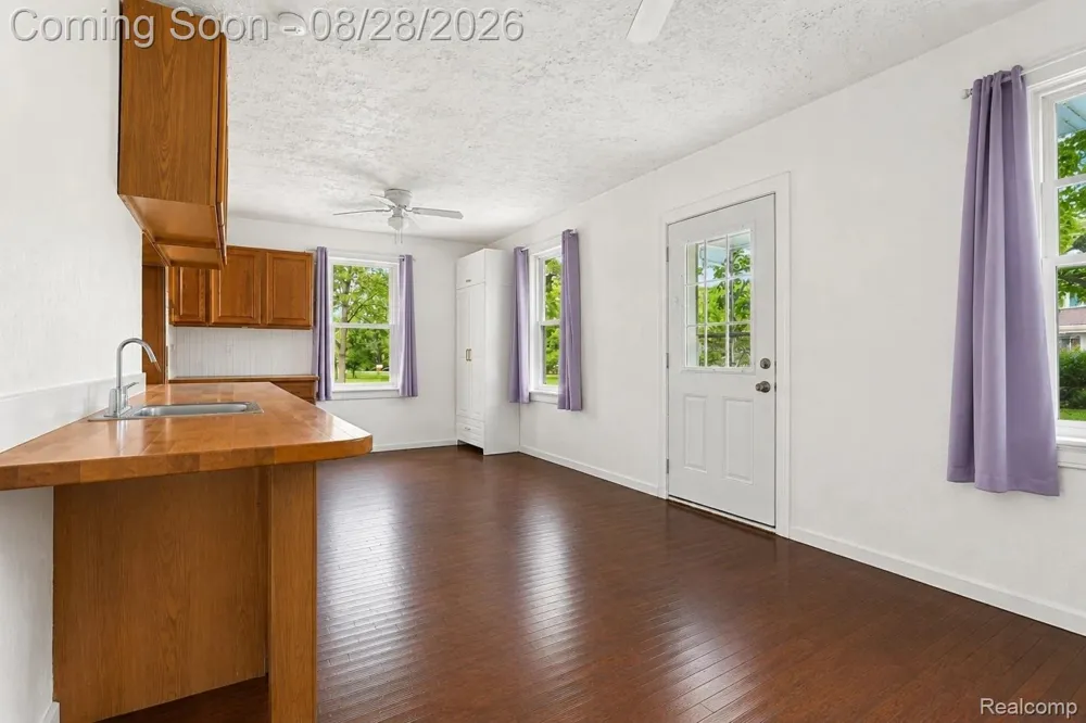 1188 Harding Drive Grand Blanc Charter Township, MI 48507