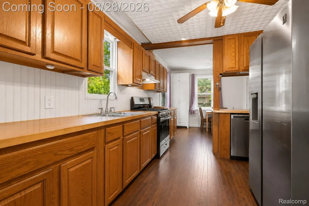 1188 Harding Drive Grand Blanc Charter Township, MI 48507