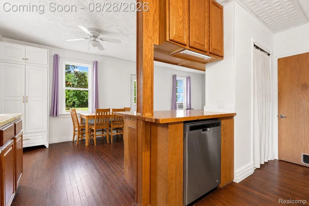 1188 Harding Drive Grand Blanc Charter Township, MI 48507