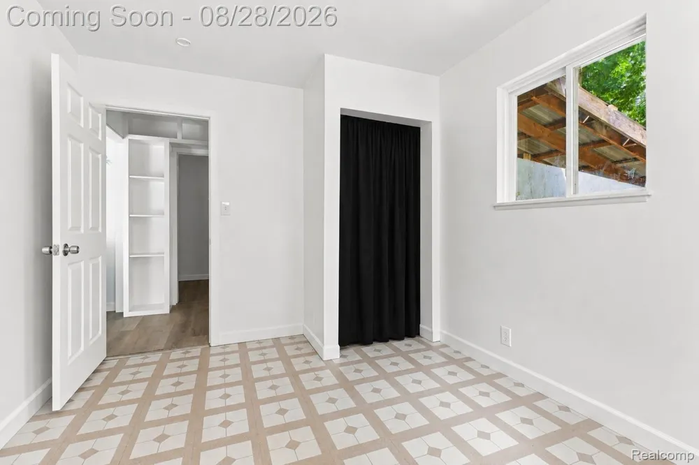 1188 Harding Drive Grand Blanc Charter Township, MI 48507