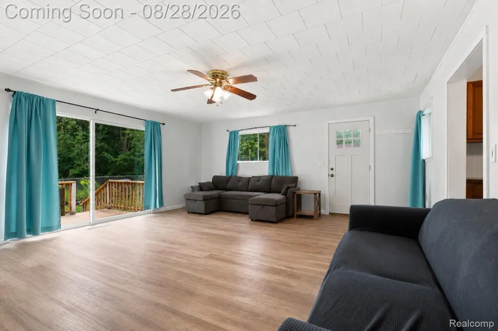 1188 Harding Drive Grand Blanc Charter Township, MI 48507