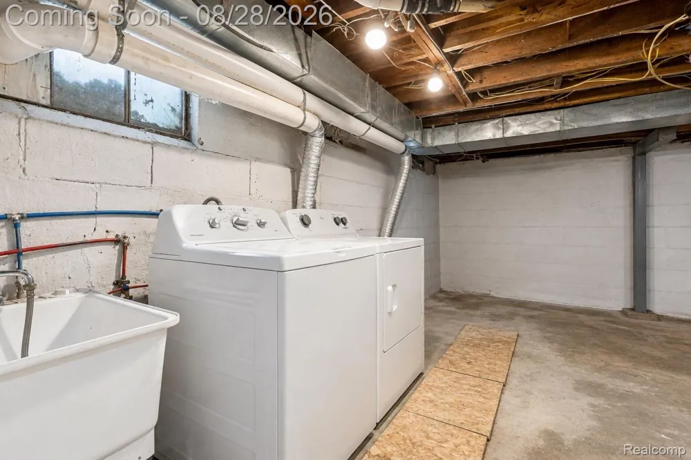 1188 Harding Drive Grand Blanc Charter Township, MI 48507