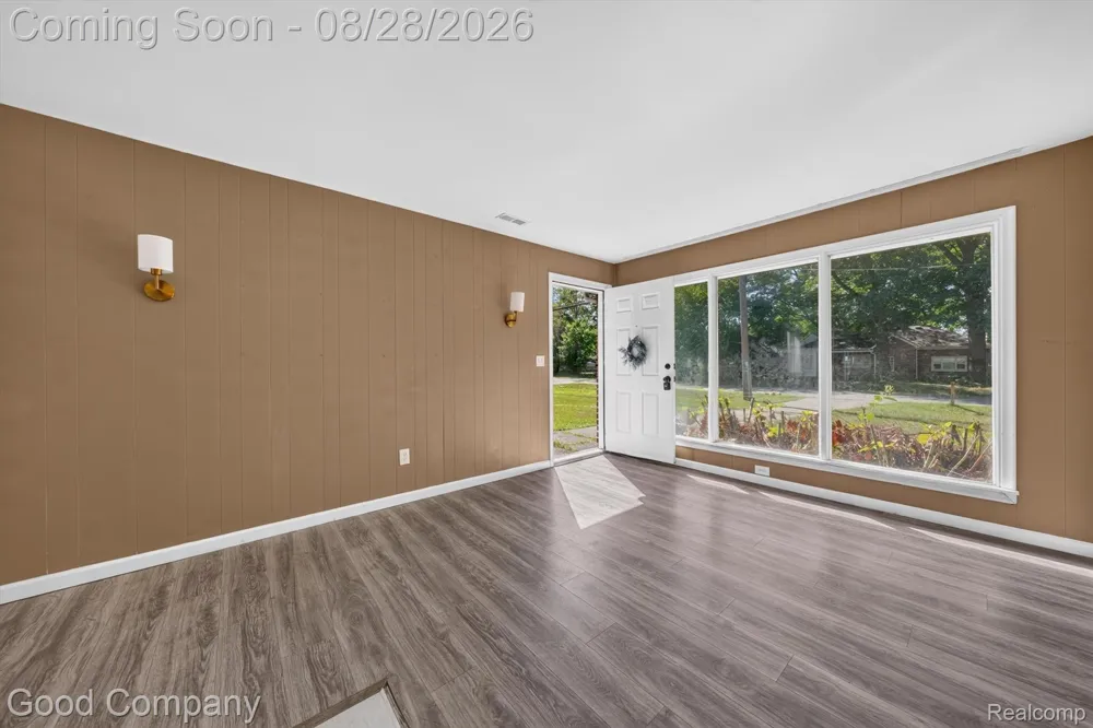 21004 Westover Avenue Southfield City, MI 48075