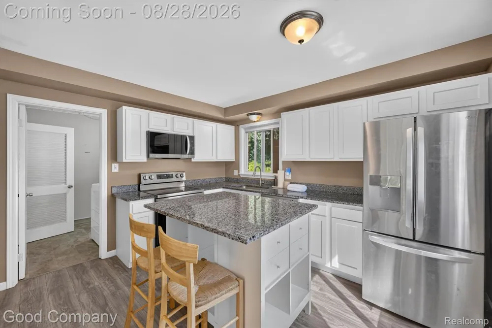 21004 Westover Avenue Southfield City, MI 48075