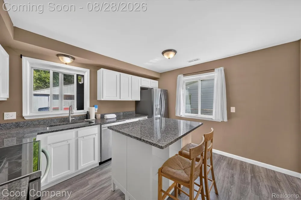 21004 Westover Avenue Southfield City, MI 48075